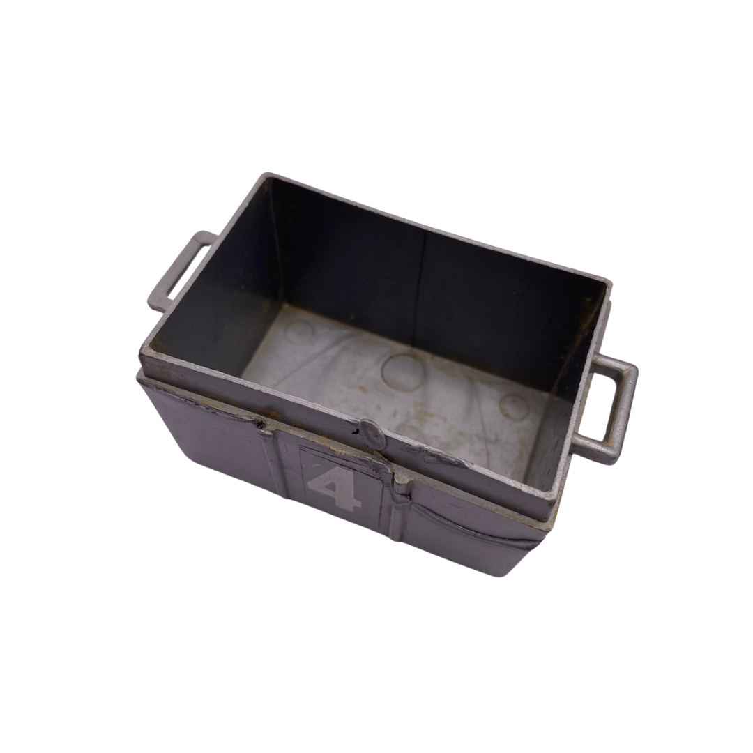 Action Man Arctic Explorer / Polar expedition silver box, crate parts VAM 195