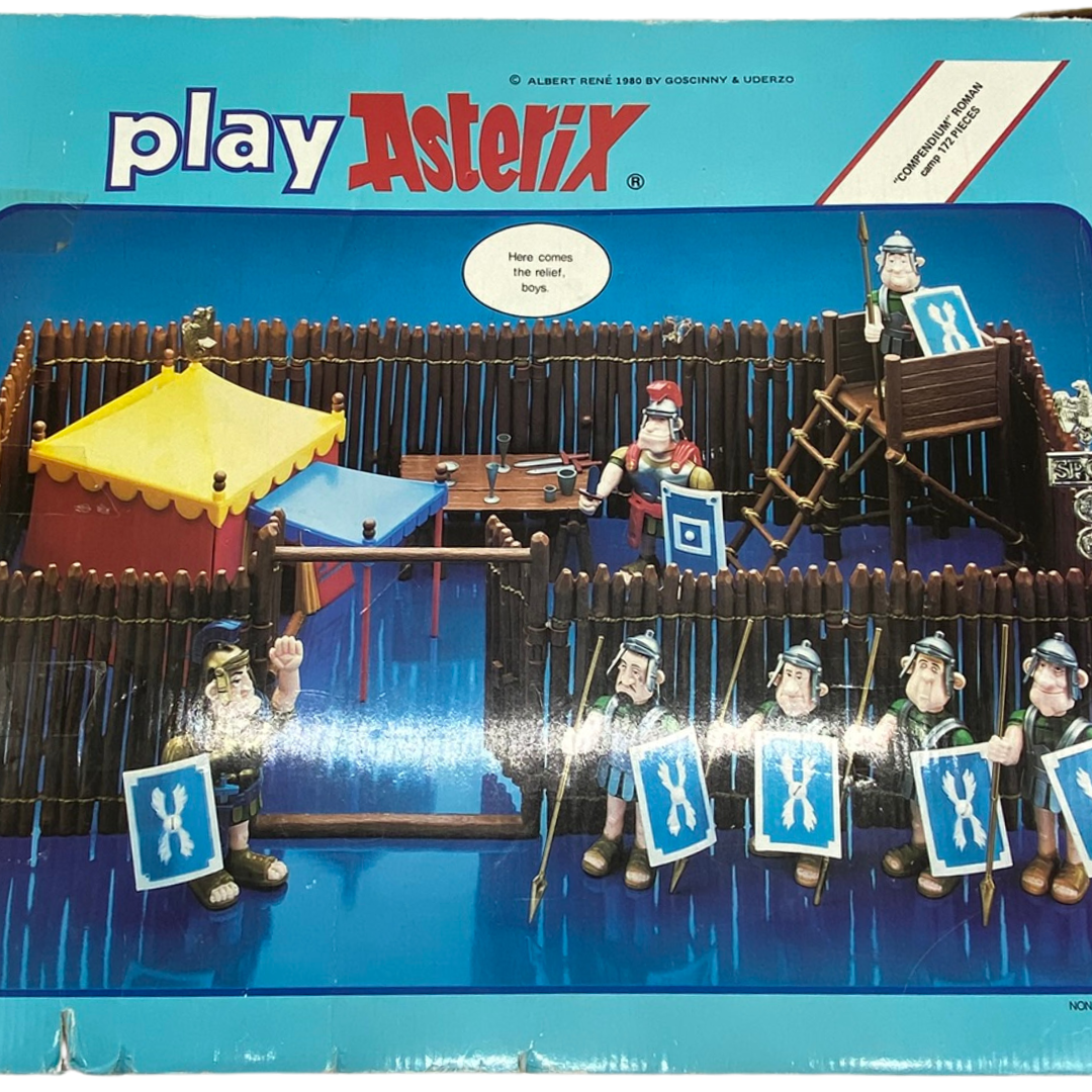 Play Asterix Toy Cloud Roman Fort with box and seven figures near complete
