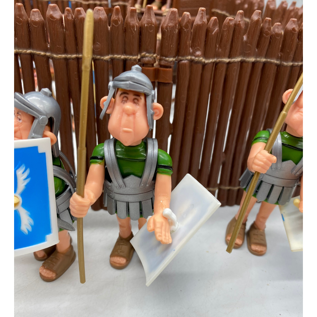 Play Asterix Toy Cloud Roman Fort with box and seven figures near complete