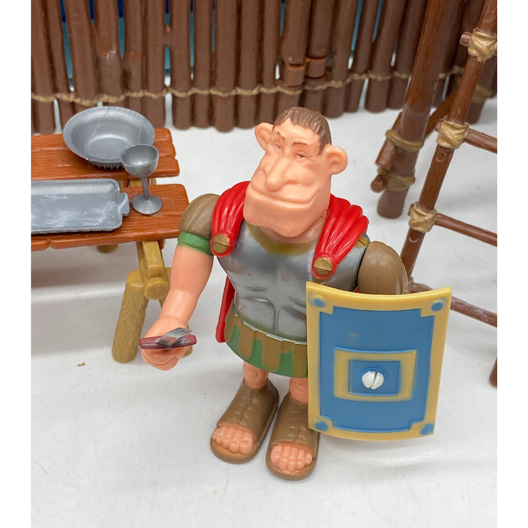 Play Asterix Toy Cloud Roman Fort with box and seven figures near complete
