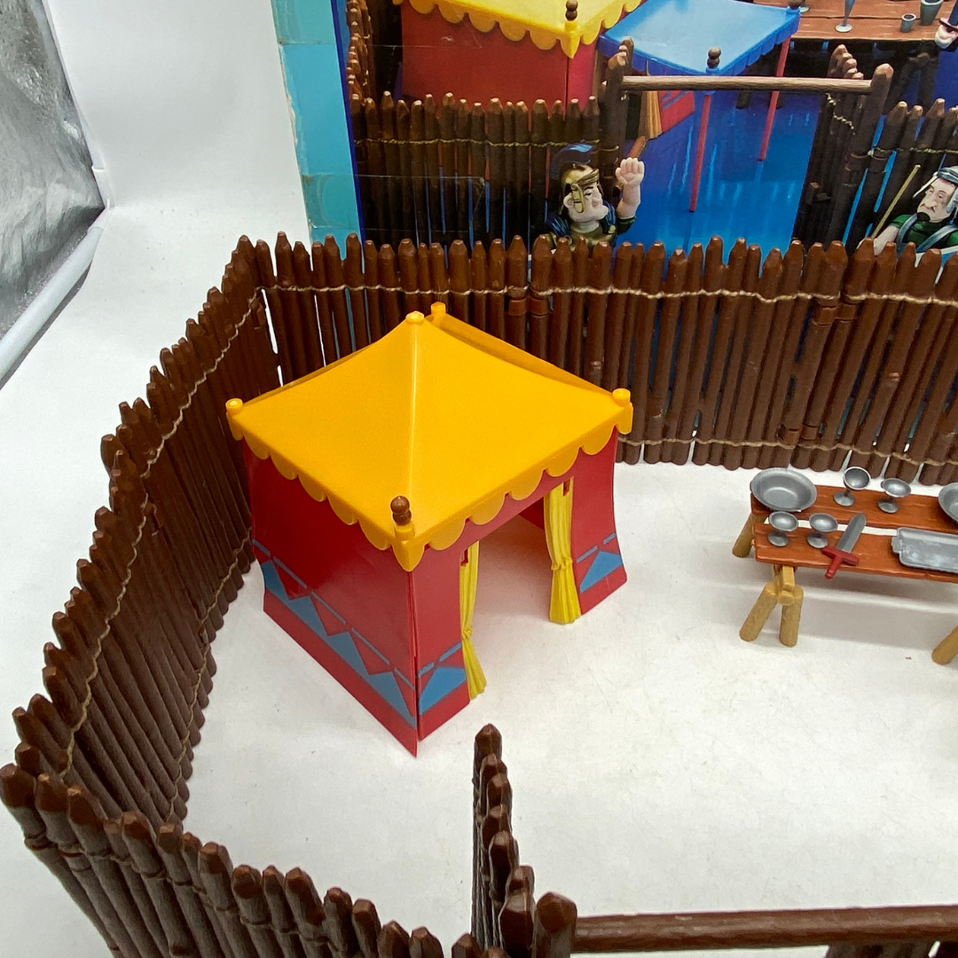 Play Asterix Toy Cloud Roman Fort with box and seven figures near complete