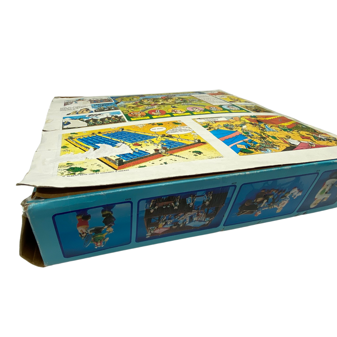 Play Asterix Toy Cloud Roman Fort with box and seven figures near complete