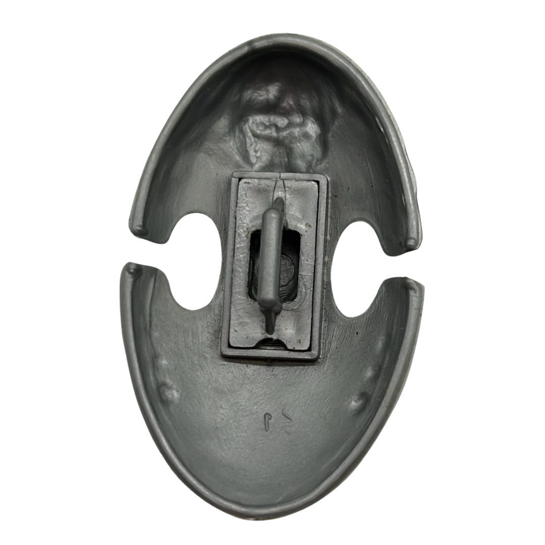 Advanced Dungeons & Dragons Young Male Titan shield part 564