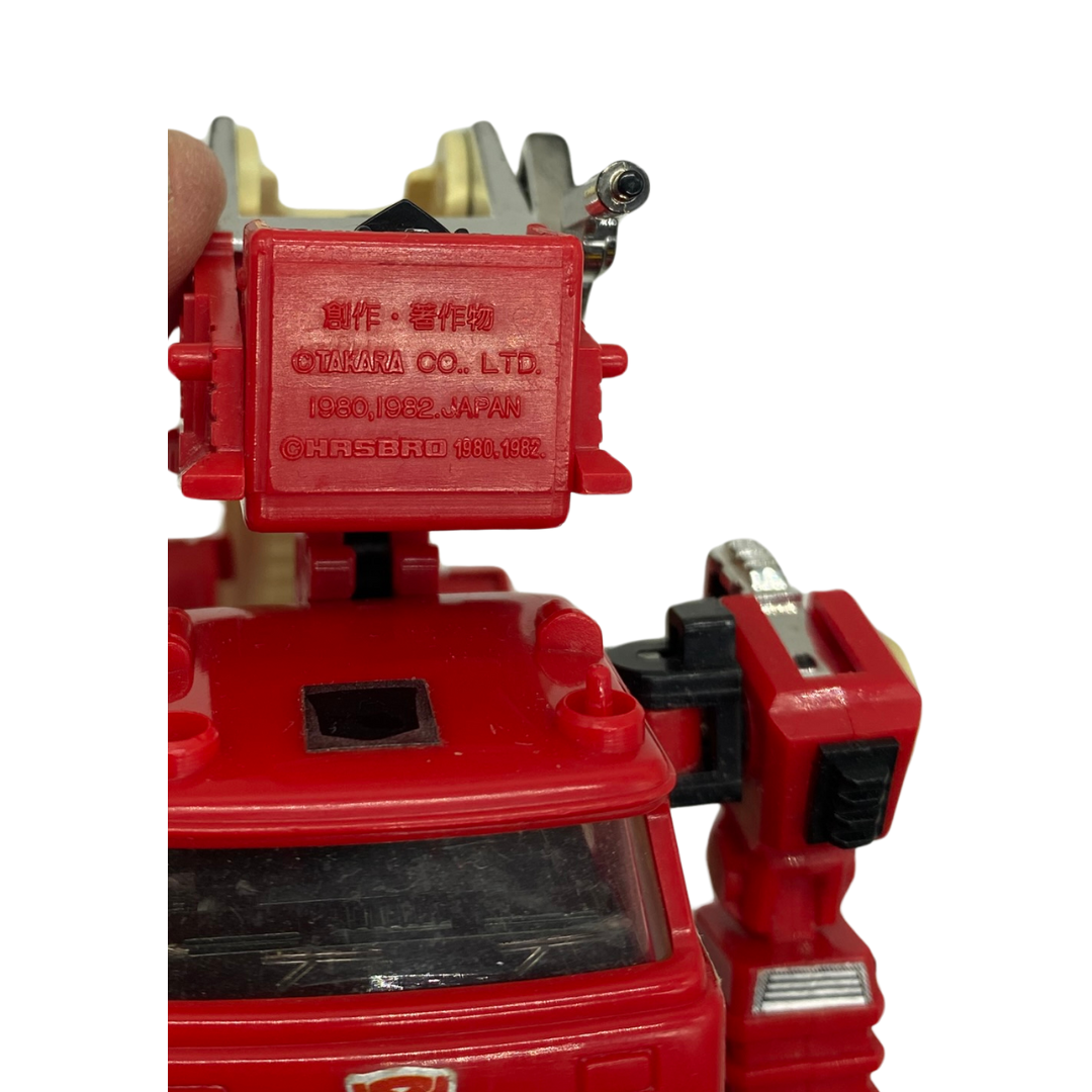 Transformers G1 Inferno Fire engine complete with paperwork 97B