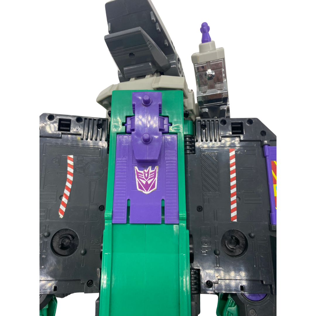 Transformers G1 Trypticon Decepticon (some damage not working)
