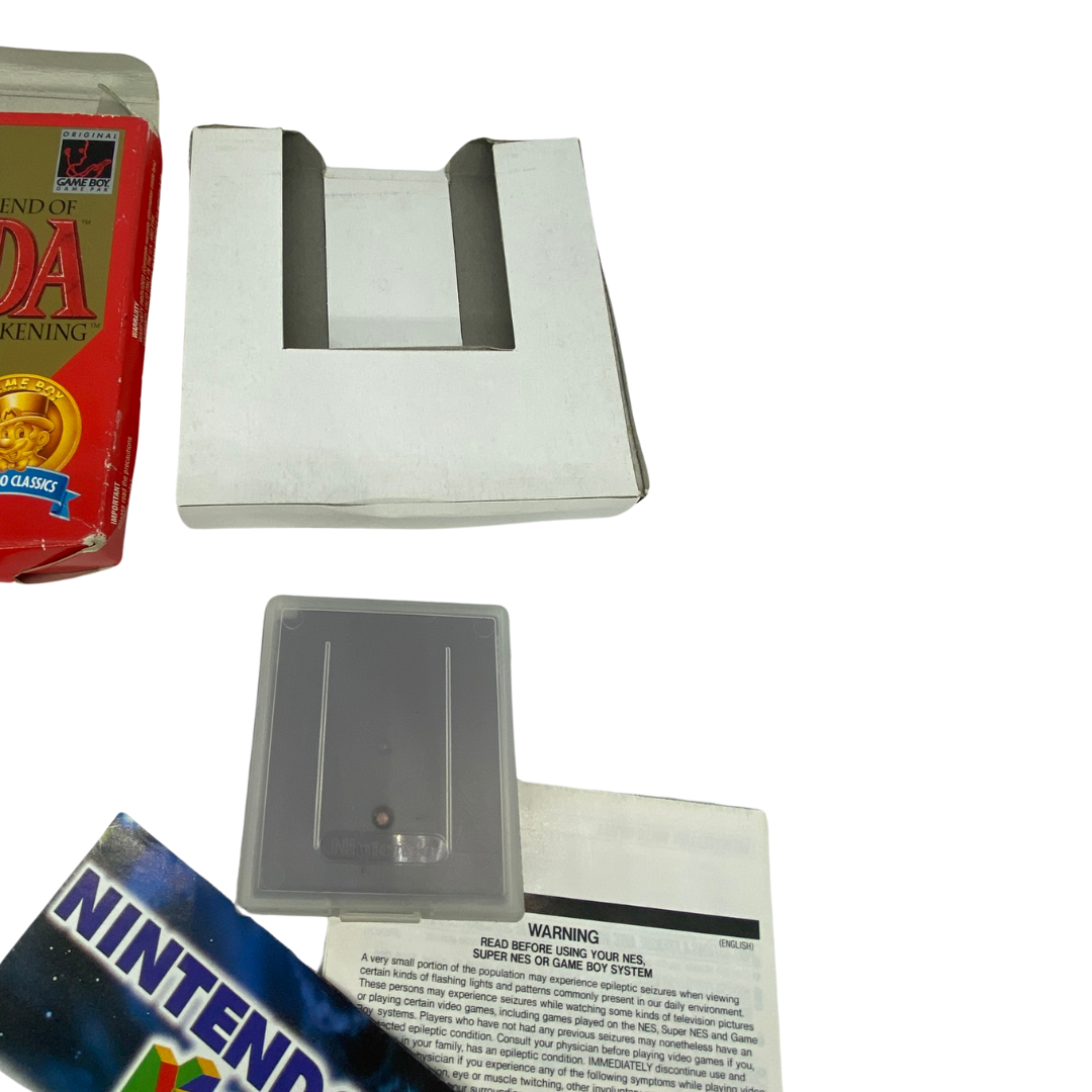 Nintendo Gameboy The Legend Of Zelda Link's Awakening game, box & instructions