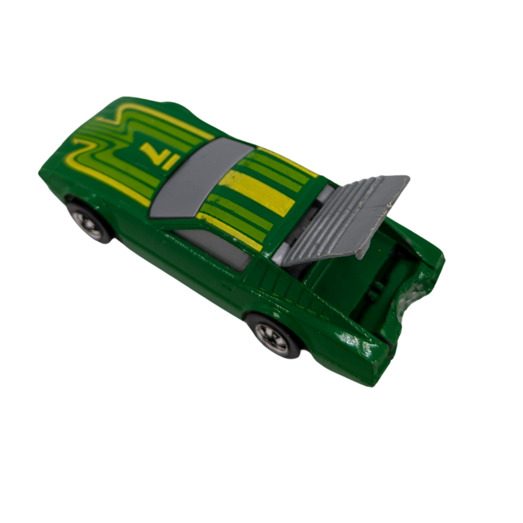 Hot Wheels Crack Ups Nissan 1983 Smash Hit Made in Hong Kong dent on back
