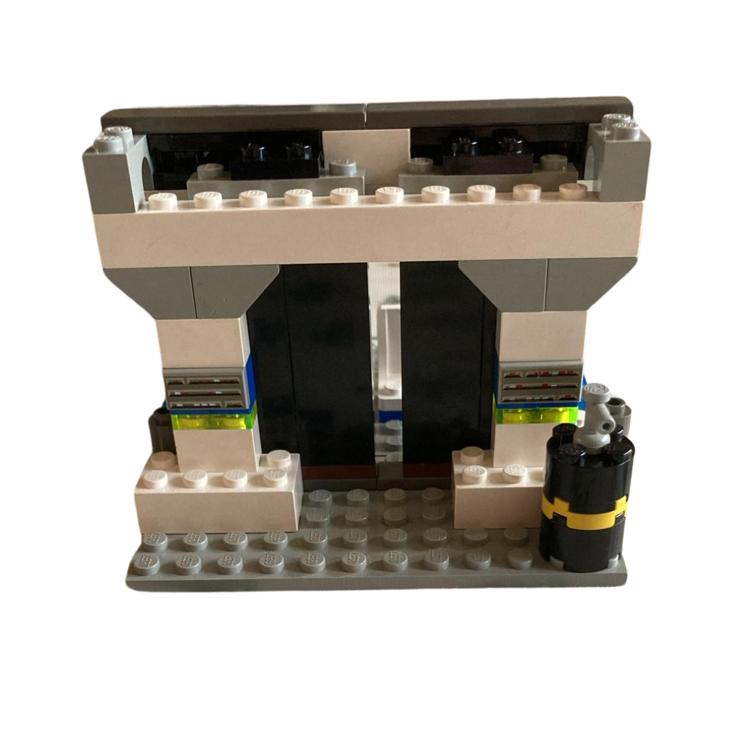 LEGO 7180 Star Wars: B-wing at Rebel Control Center Tech, Pilot, Droid. Inc