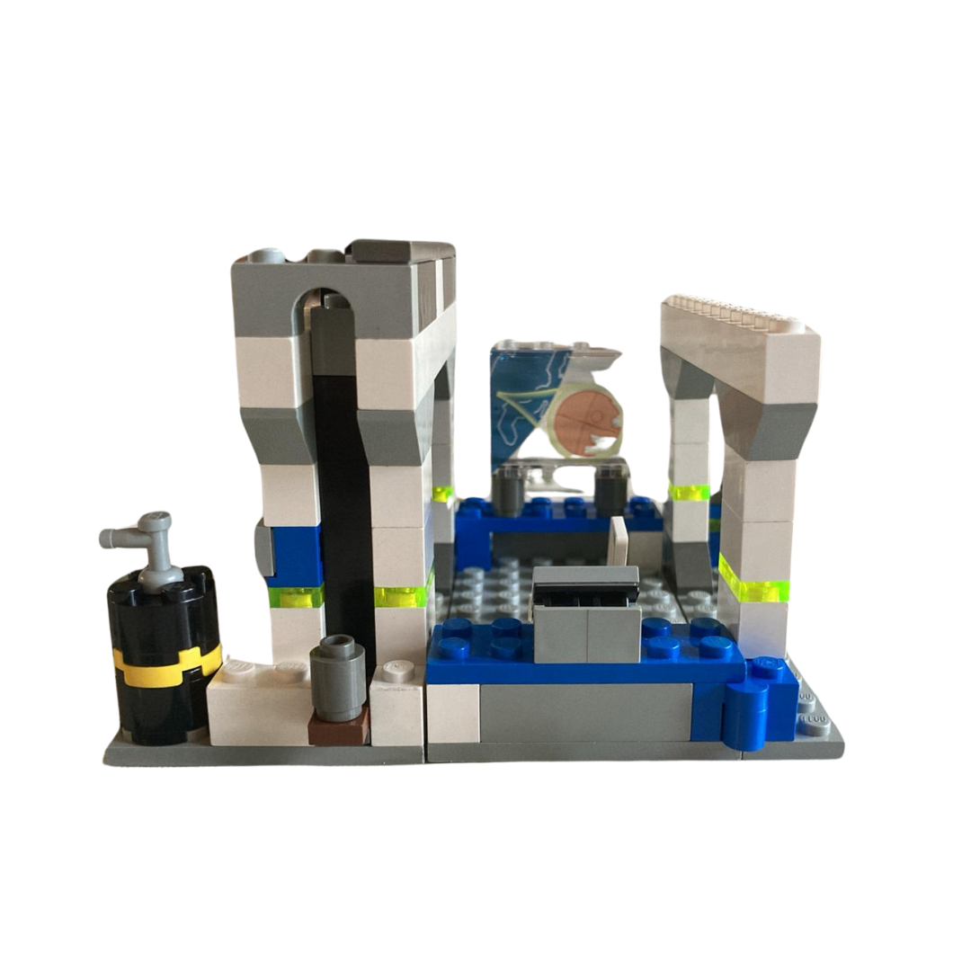 LEGO 7180 Star Wars: B-wing at Rebel Control Center Tech, Pilot, Droid. Inc