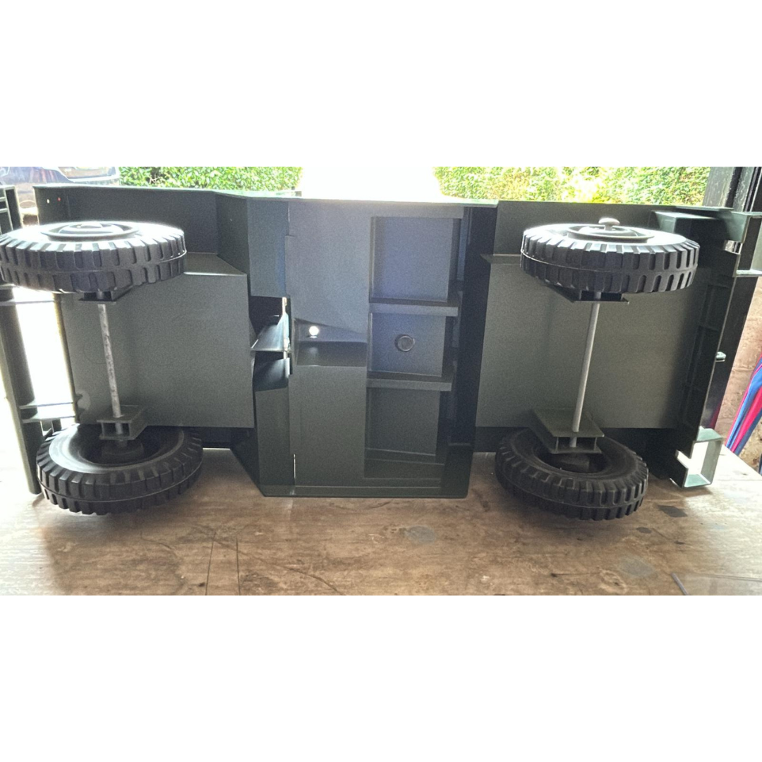 Action Man 1973 Landrover vehicle with gearstick, windscreen and rear gate VAM
