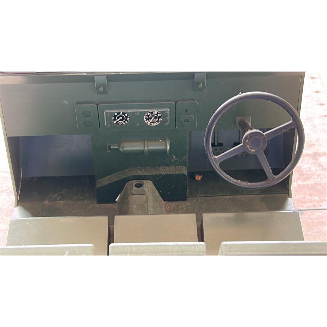 Action Man 1973 Landrover vehicle with gearstick, windscreen and rear gate VAM