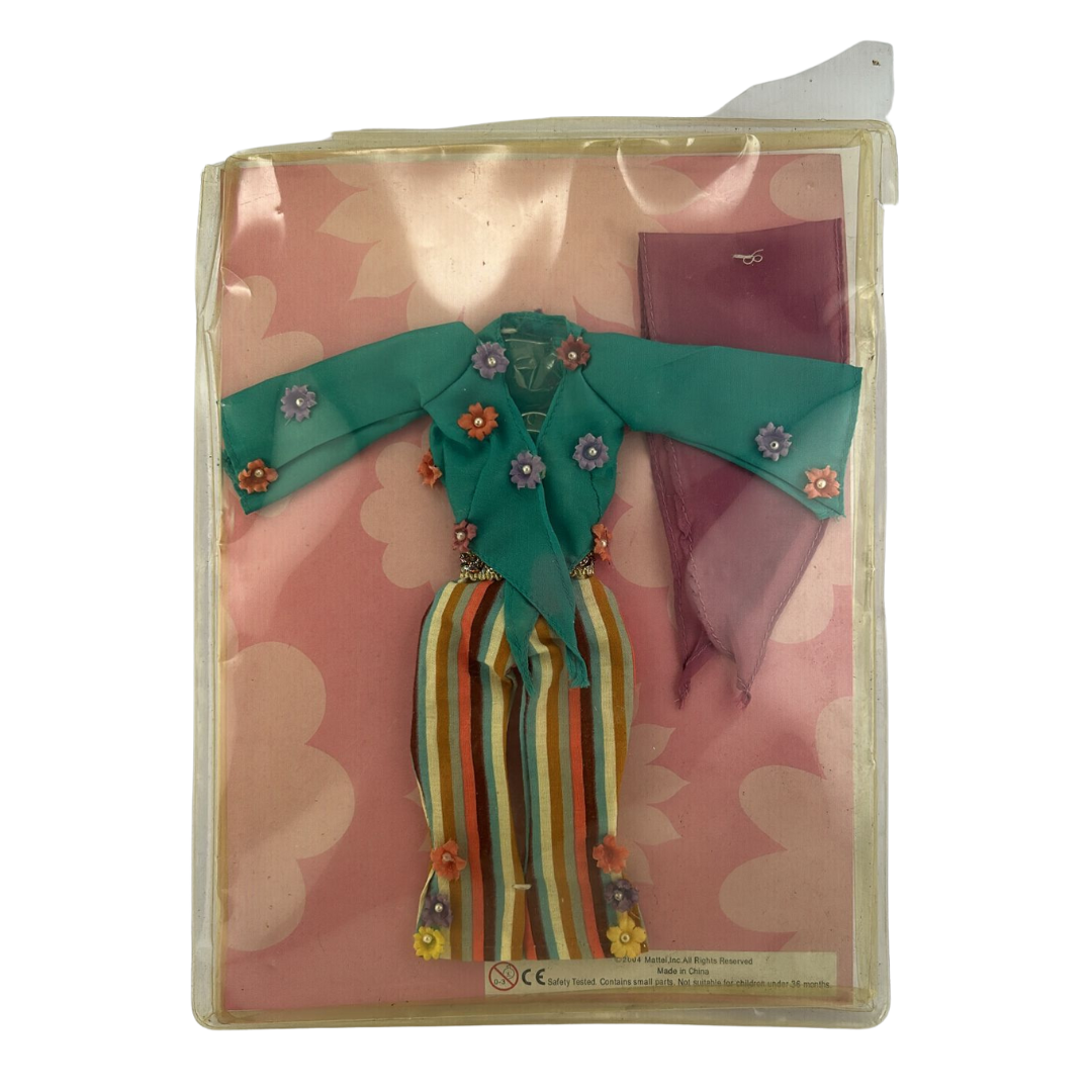 Barbie Discover The World With Barbie Jamaica issue #59 magazine & outfit