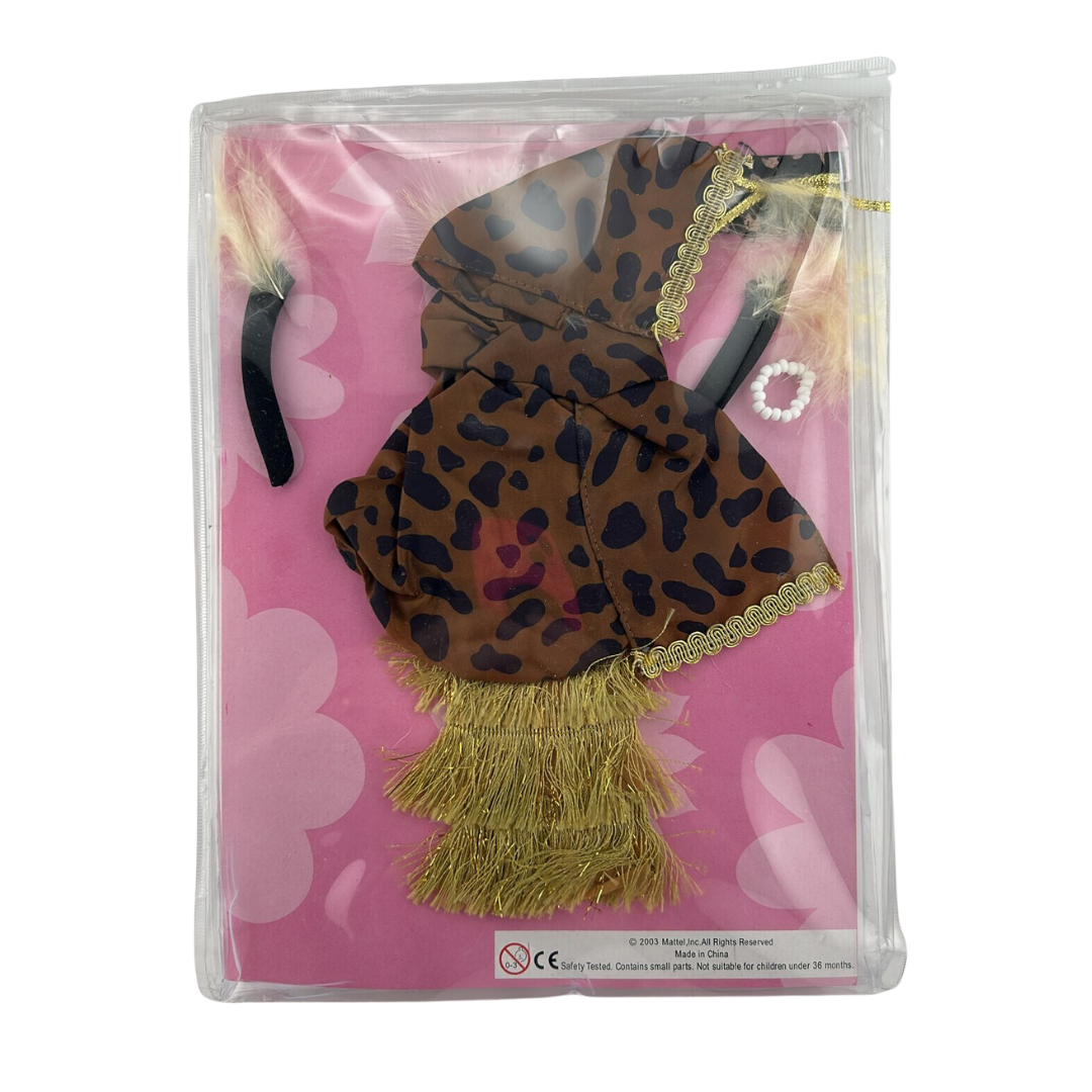 Barbie Discover The World With Barbie Kenya issue #46 magazine & outfit