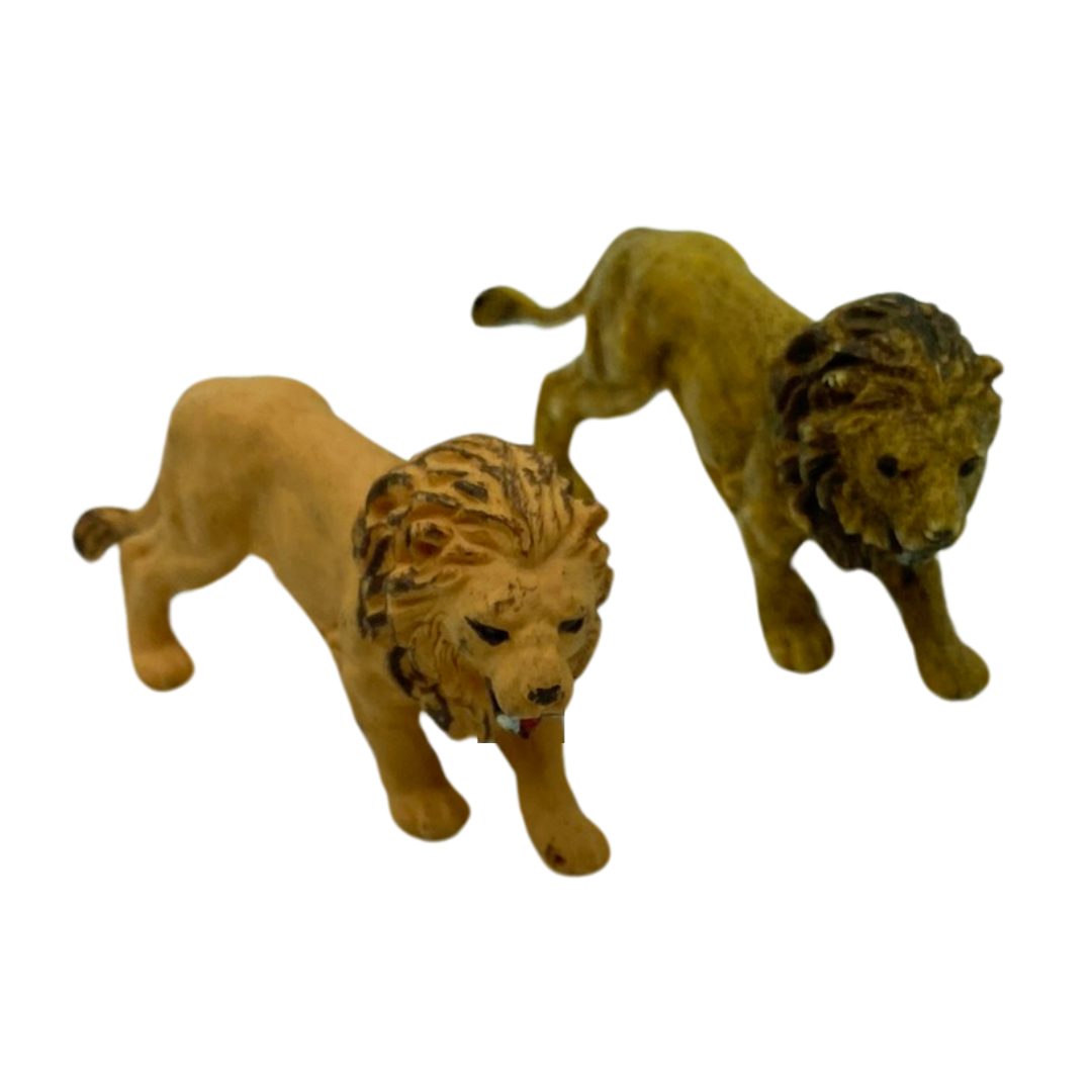 Vintage Britains 1972 Lion x 2 zoo animal figure made in England 789