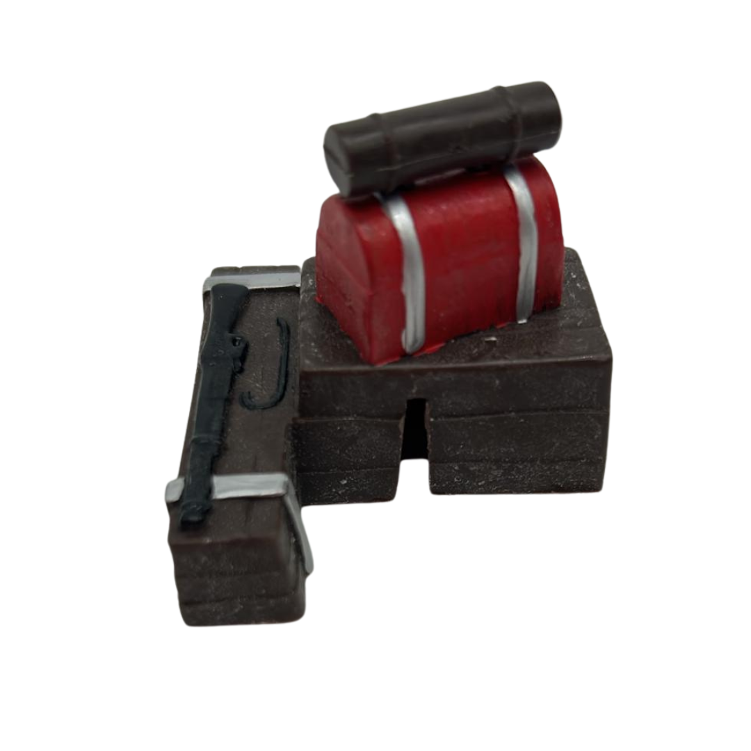 Britains part showing chest, rifle and stick part for 1995 unknown toy / set 381