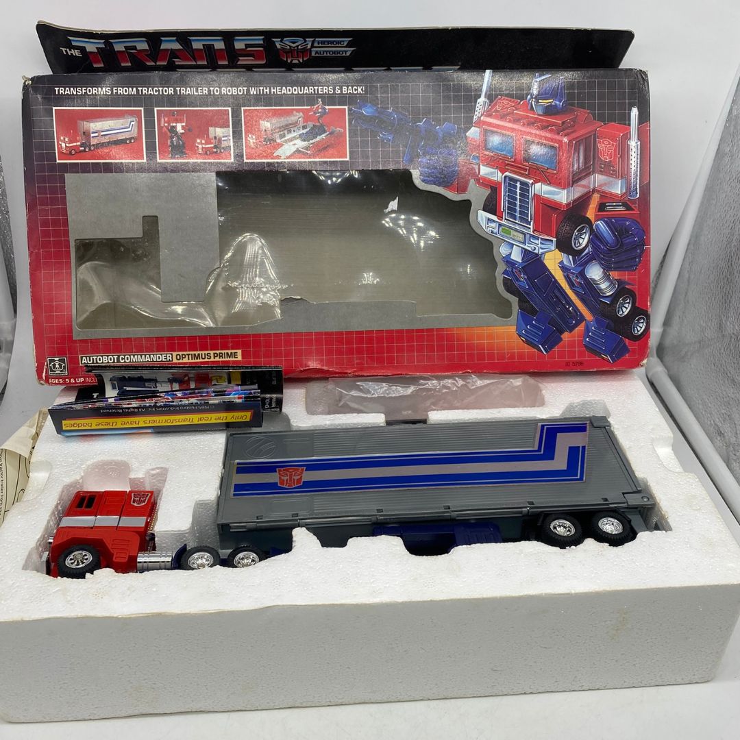Transformers G1 Optimus Prime boxed near complete with inserts 415