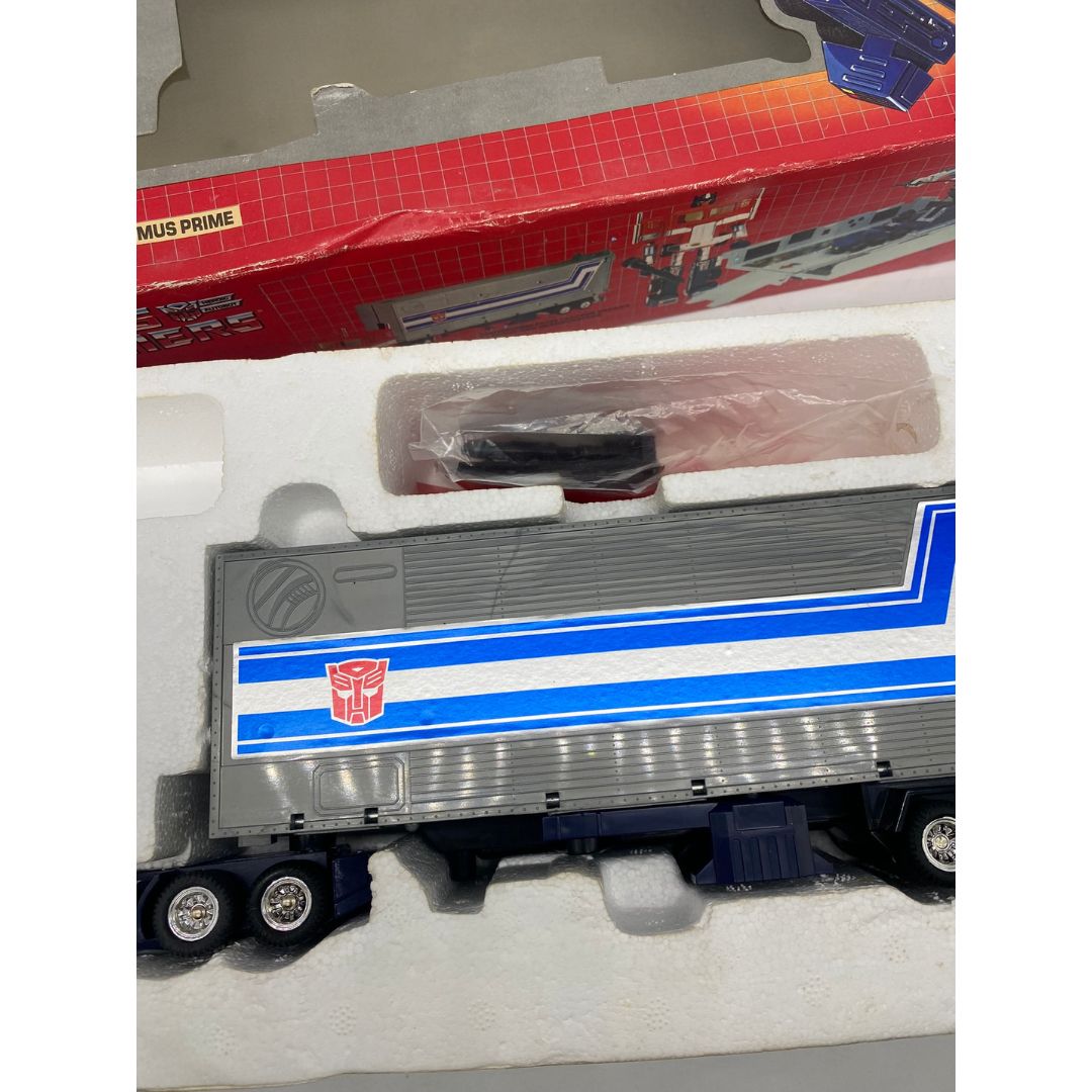 Transformers G1 Optimus Prime boxed near complete with inserts 415