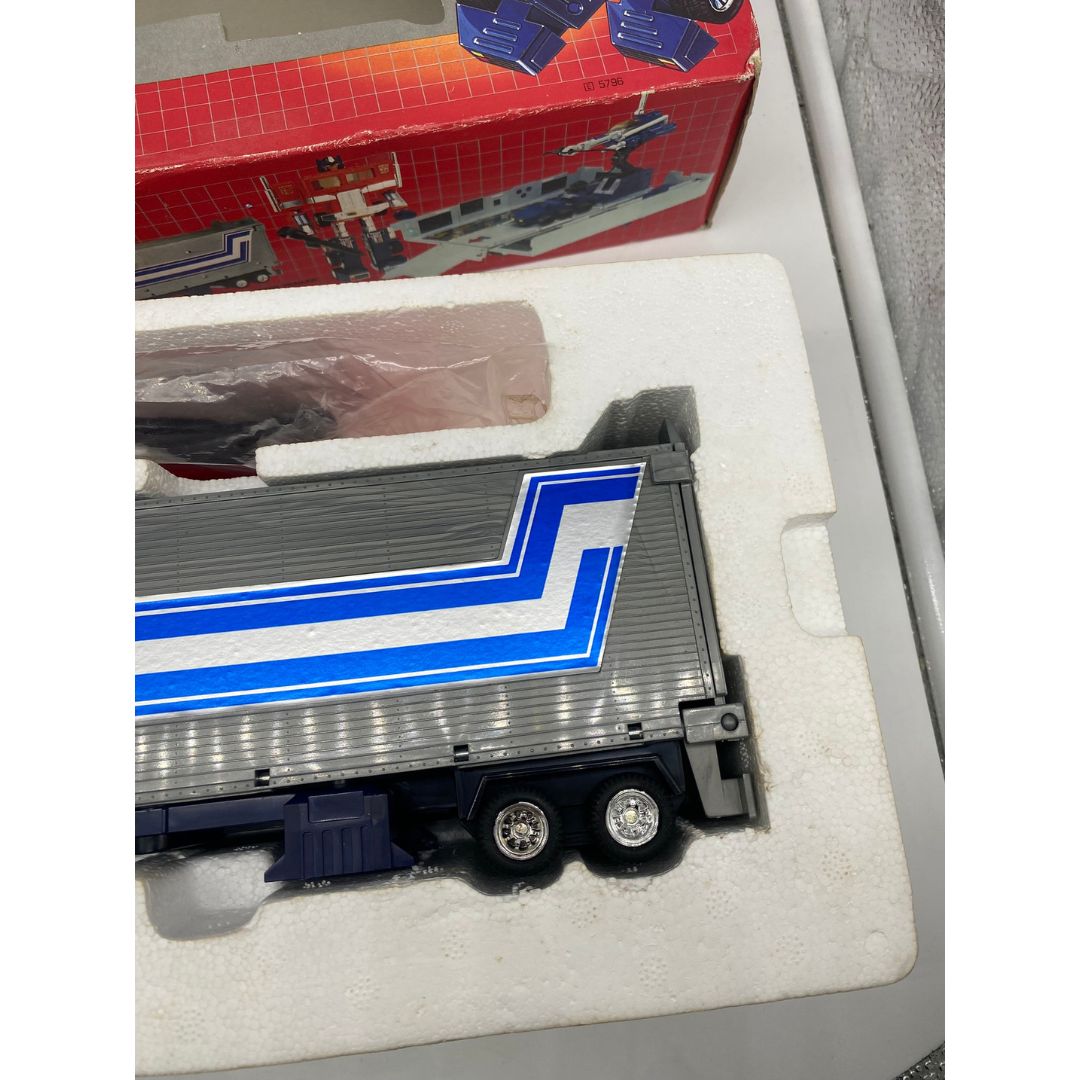 Transformers G1 Optimus Prime boxed near complete with inserts 415