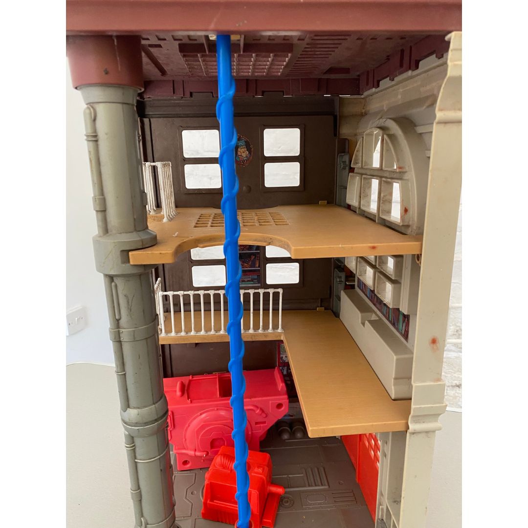 The Real Ghostbusters Fire House / Fire Station complete containment units 90