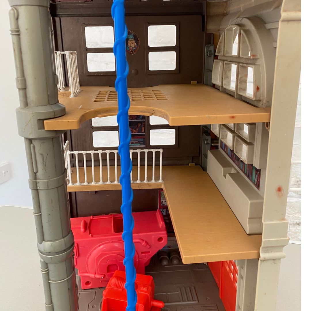 The Real Ghostbusters Fire House / Fire Station complete containment units 90