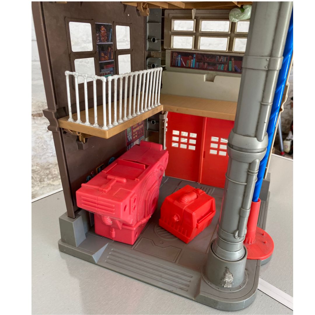 The Real Ghostbusters Fire House / Fire Station complete containment units 90