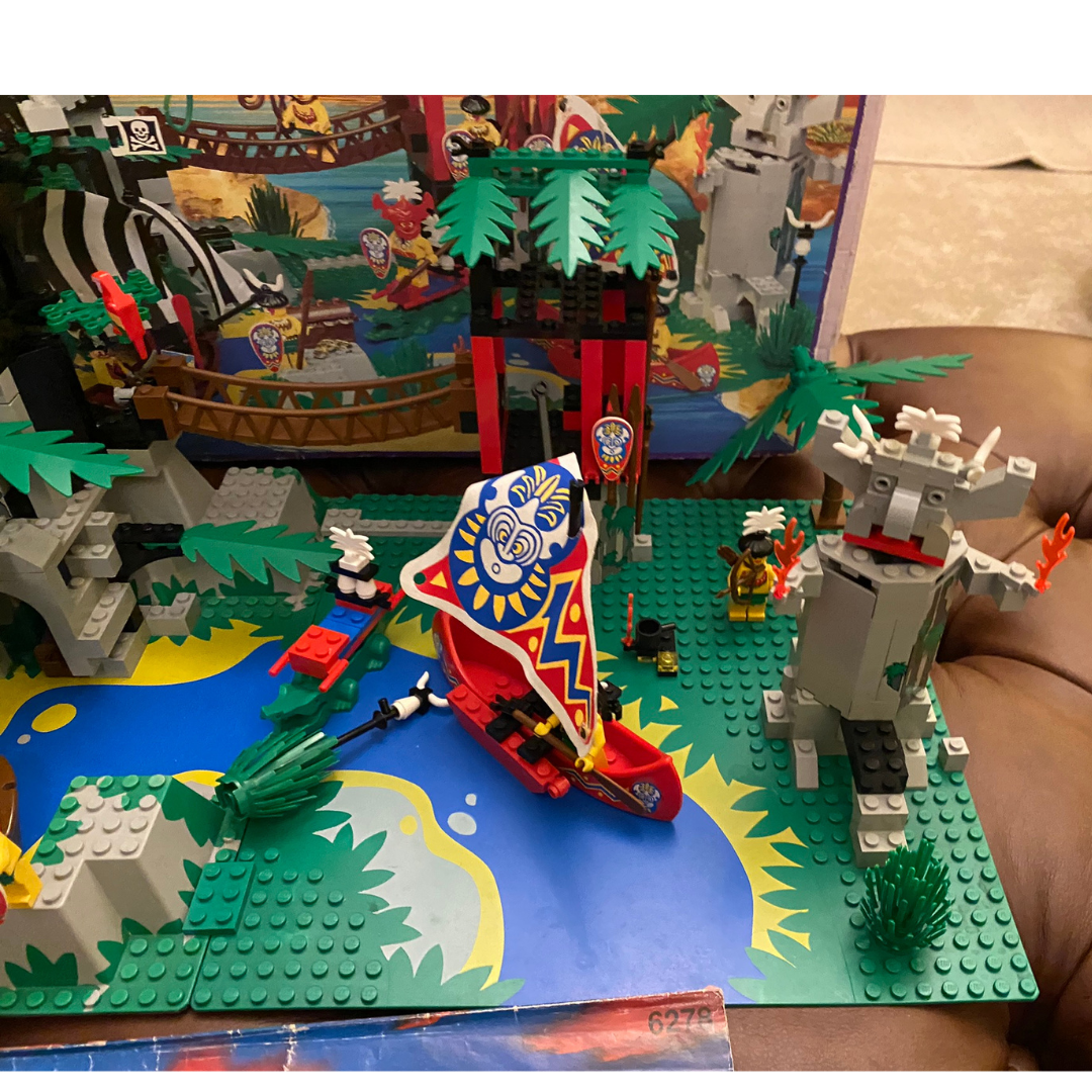 Lego 6278 Enchanted Island Pirates & Islanders with crocodile & monkey 1994