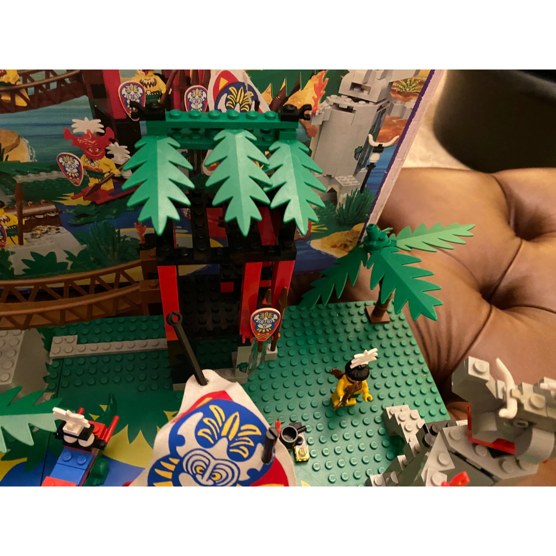 Lego 6278 Enchanted Island Pirates & Islanders with crocodile & monkey 1994