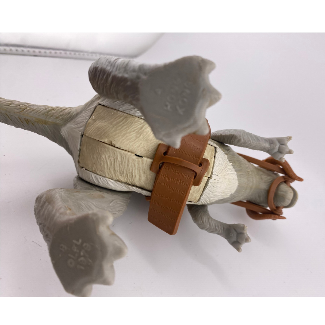 Vintage Star Wars Taun Taun figure with unbroken reins and saddle 288