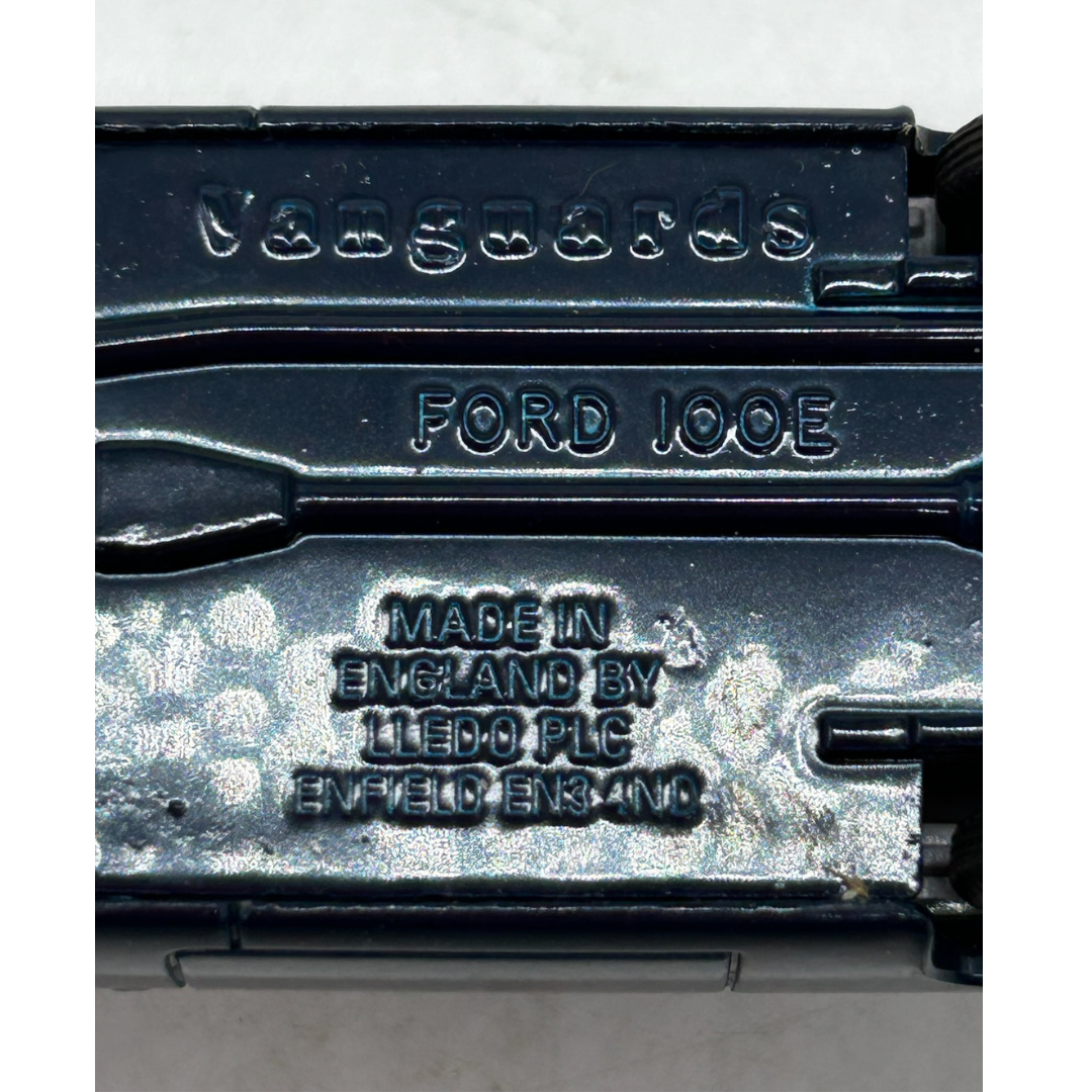 Vanguards 1:43 Ford Popular 100E Saloon in Box 340
