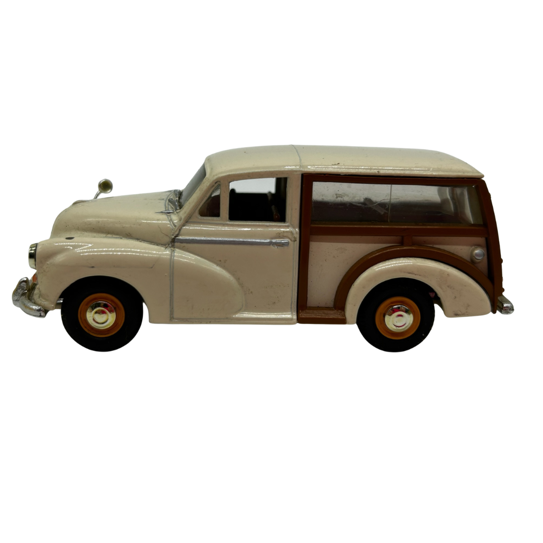 Vanguards 1:43 Morris Minor Traveller Cream die cast vintage car 428