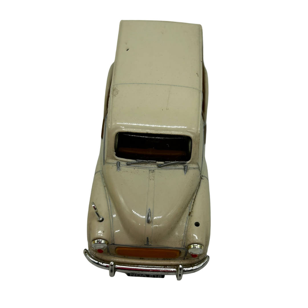 Vanguards 1:43 Morris Minor Traveller Cream die cast vintage car 428