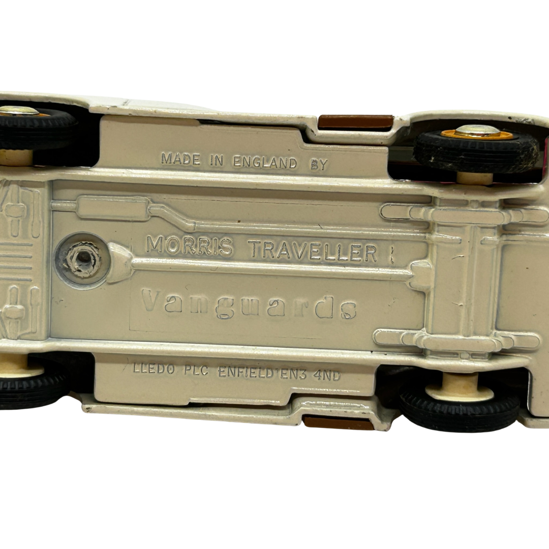 Vanguards 1:43 Morris Minor Traveller Cream die cast vintage car 428