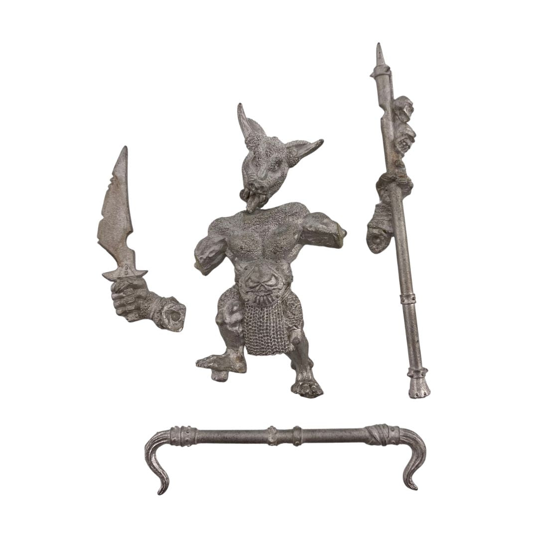 Games Workshop Warhammer Minotaur Standard Bearer