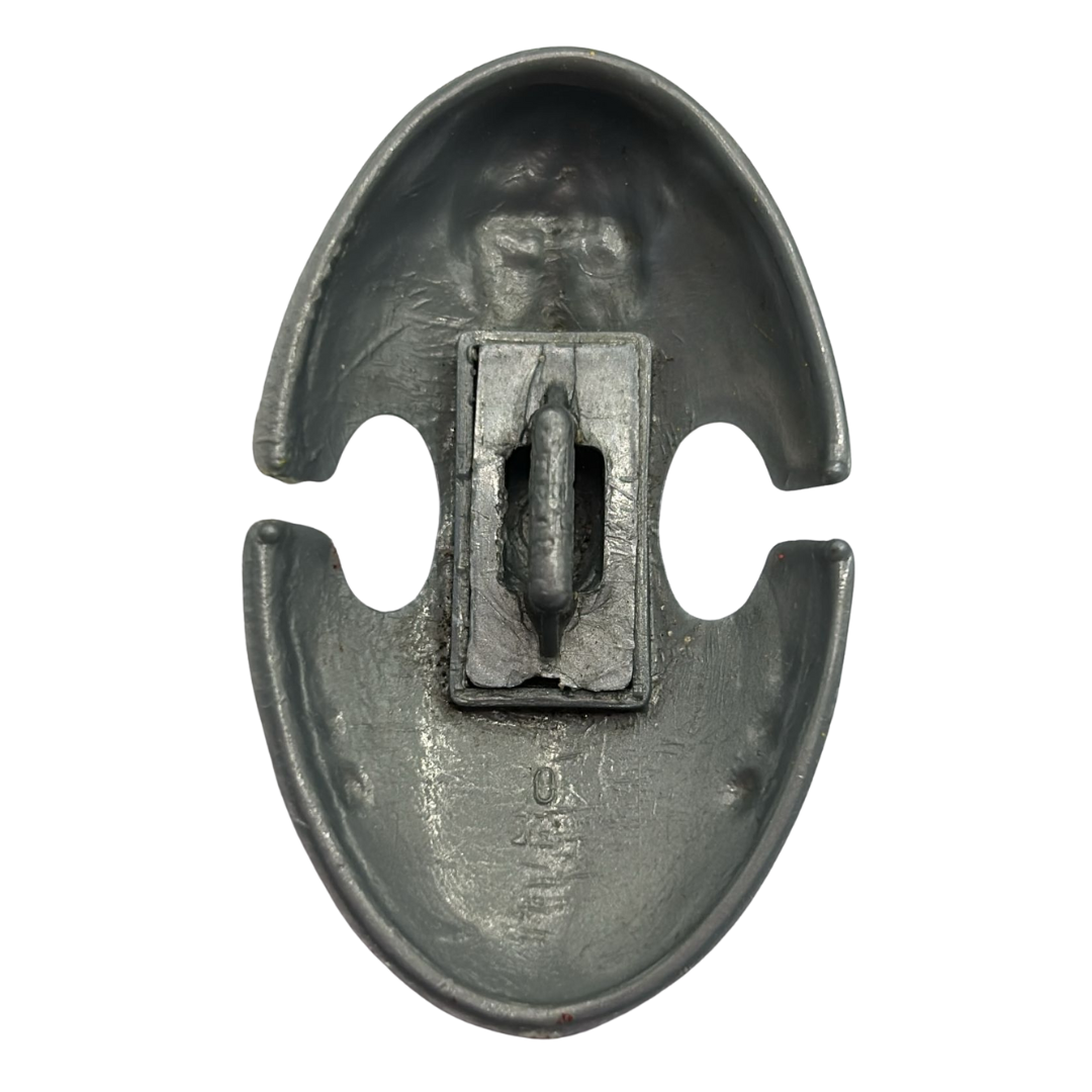 Advanced Dungeons & Dragons Young Male Titan shield accessory part 61