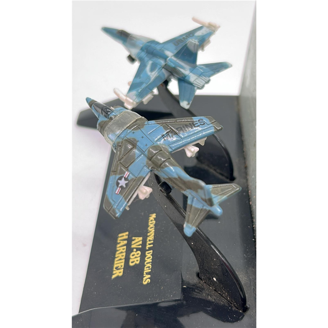 Ertl Force One Display Miniatures Hornet & Harrier 800