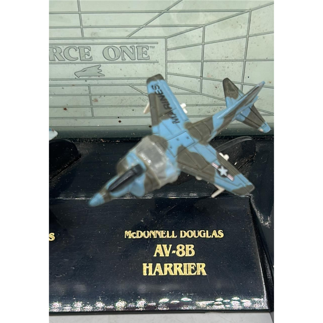 Ertl Force One Display Miniatures Hornet & Harrier 800