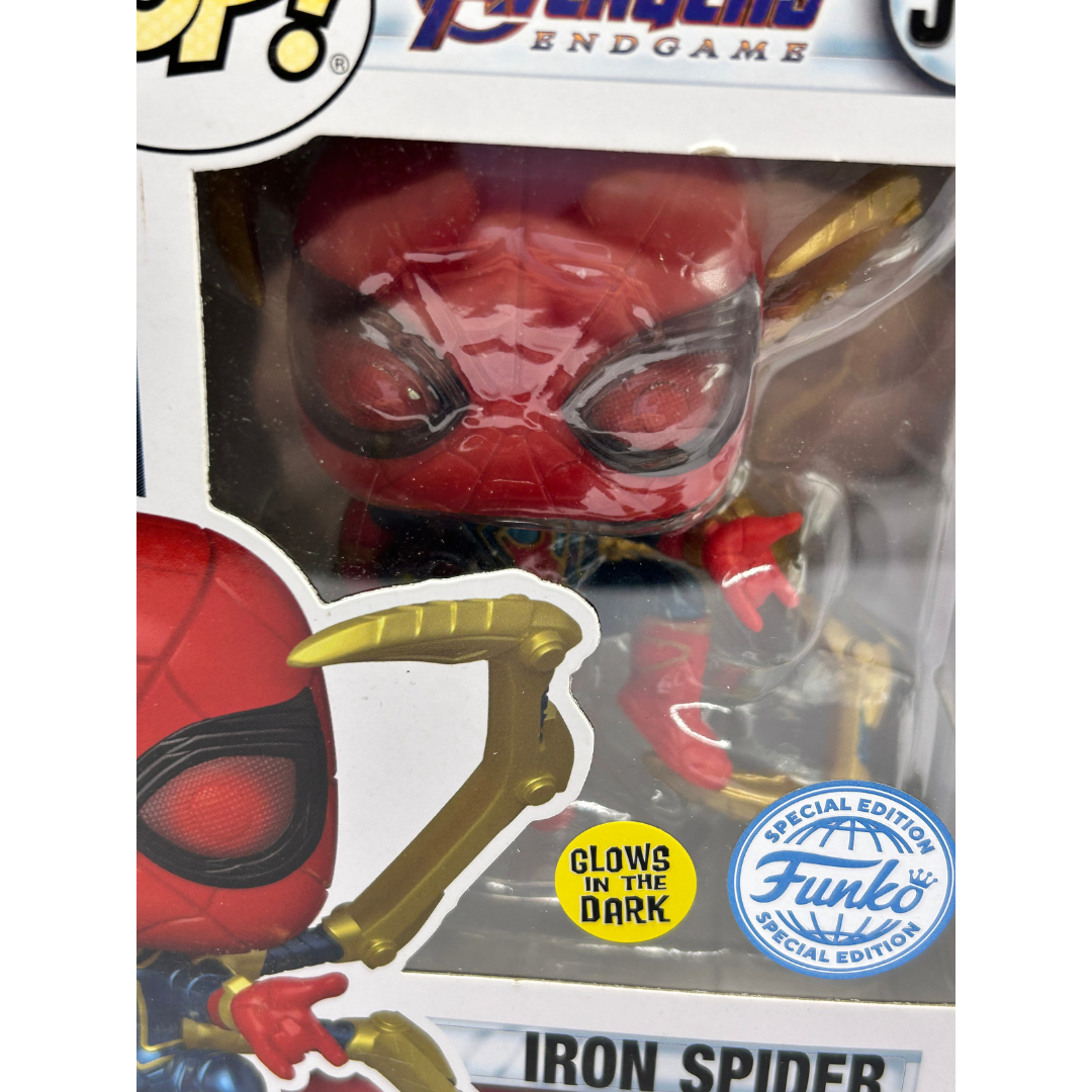 Pop Vinyl Iron Spider  limited edition 574 glows in dark exclusive