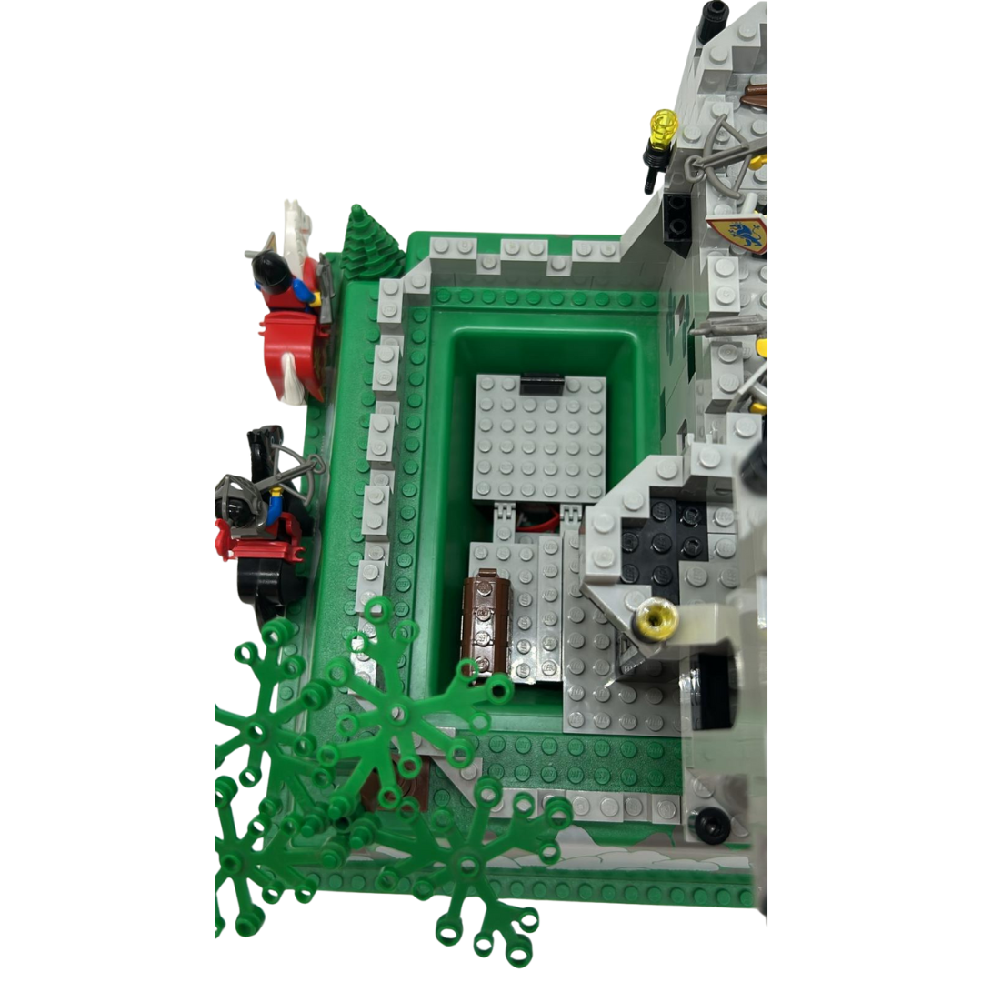 LEGO 6081 Castle Kings Mountain Fortress complete & with very nice box