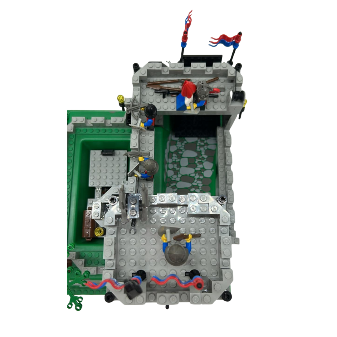 LEGO 6081 Castle Kings Mountain Fortress complete & with very nice box