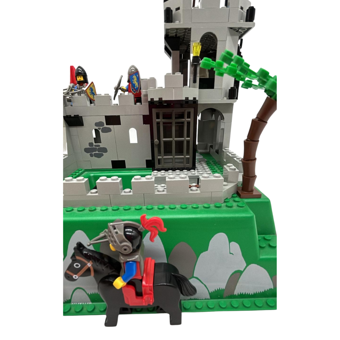LEGO 6081 Castle Kings Mountain Fortress complete & with very nice box