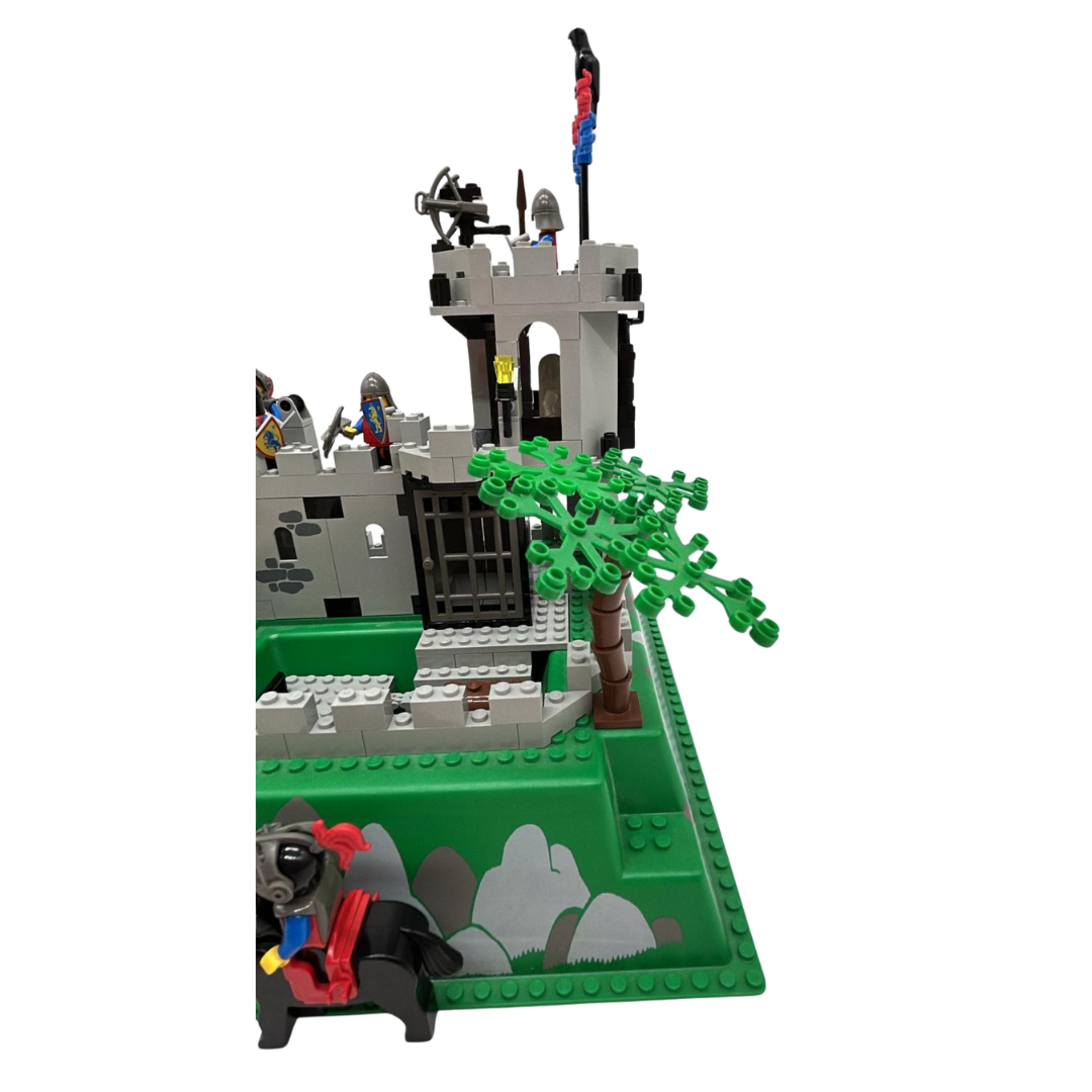 LEGO 6081 Castle Kings Mountain Fortress complete & with very nice box