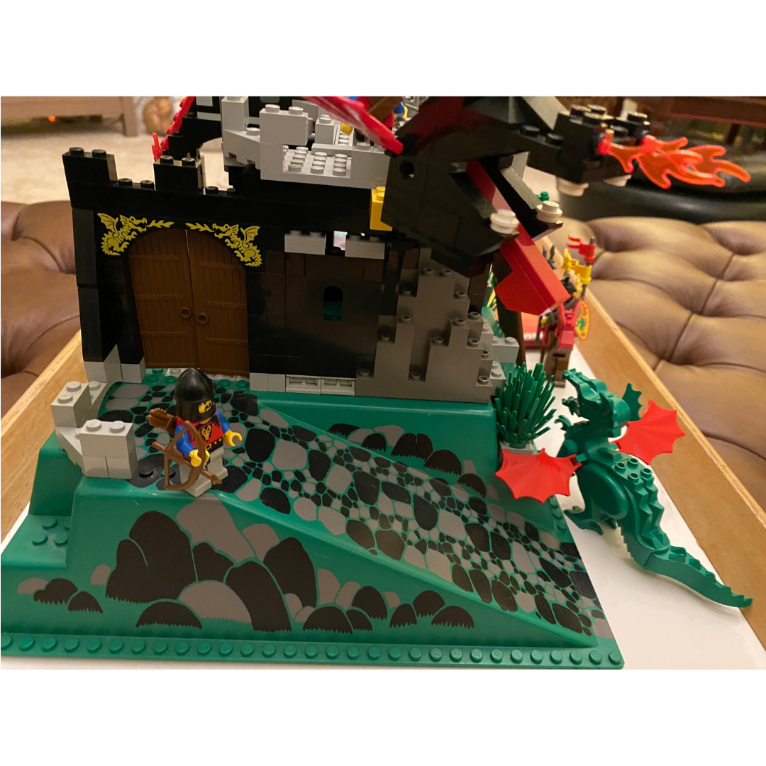 LEGO 6082 Fire Breathing Fortress Dragon Knights 99% complete with instructions