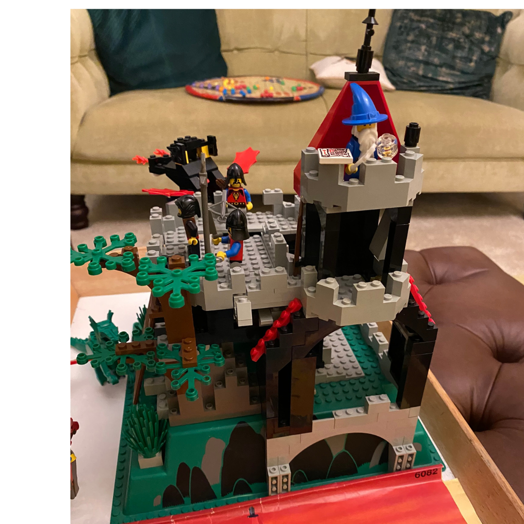 LEGO 6082 Fire Breathing Fortress Dragon Knights 99% complete with instructions