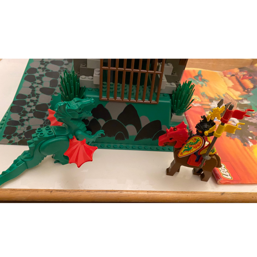 LEGO 6082 Fire Breathing Fortress Dragon Knights 99% complete with instructions