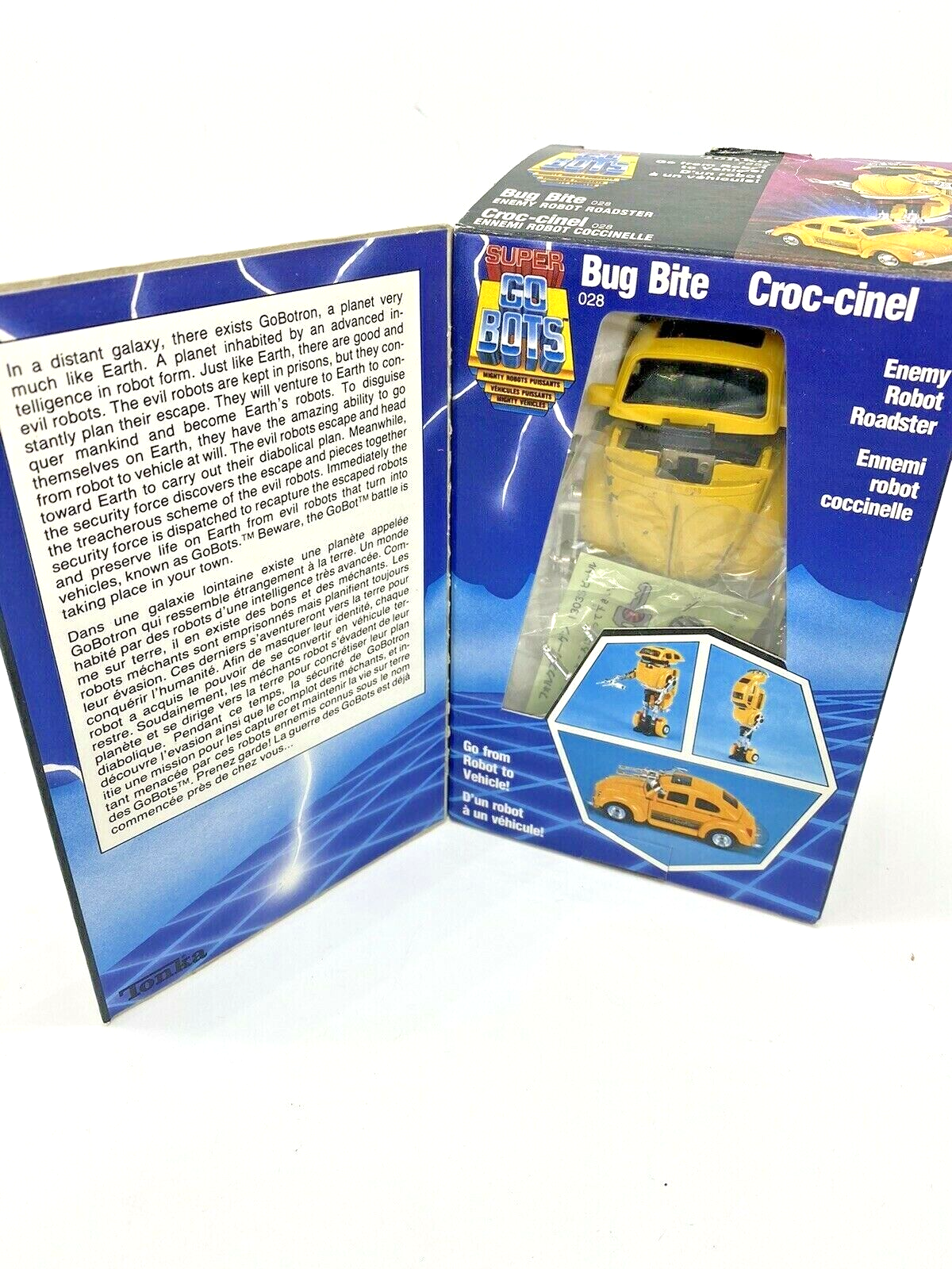 GO Bots Bug Bite vehicle bozed with inserts complete