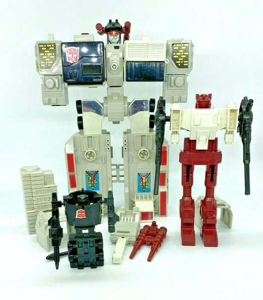 Transformers G1 Metroplex, not complete but lots of parts, complete Scamper