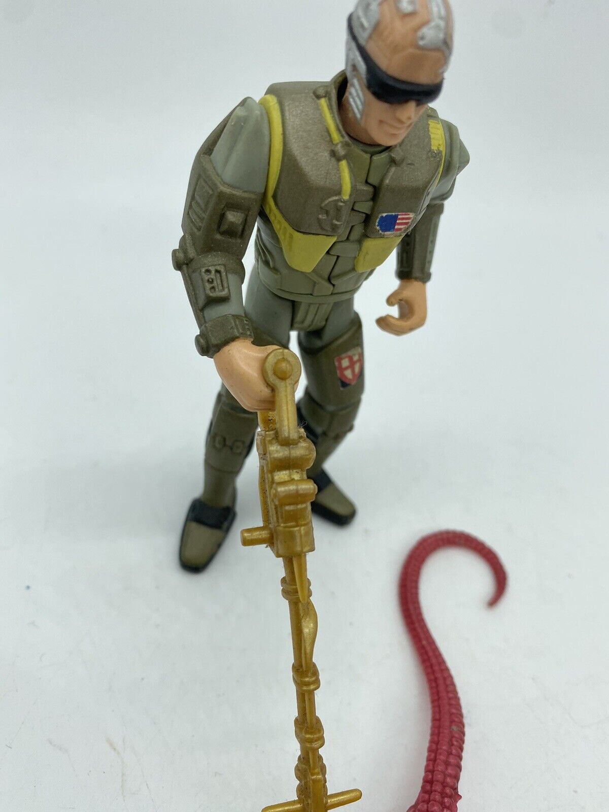 Aliens Bishop figure with gun and alien face hugger