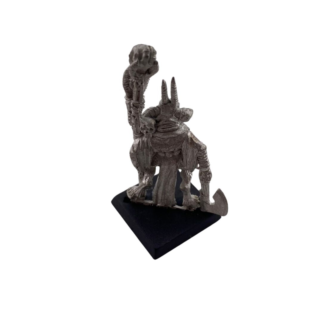 Warhammer Beastman Shaman metal figure with stand Games Workshop 400